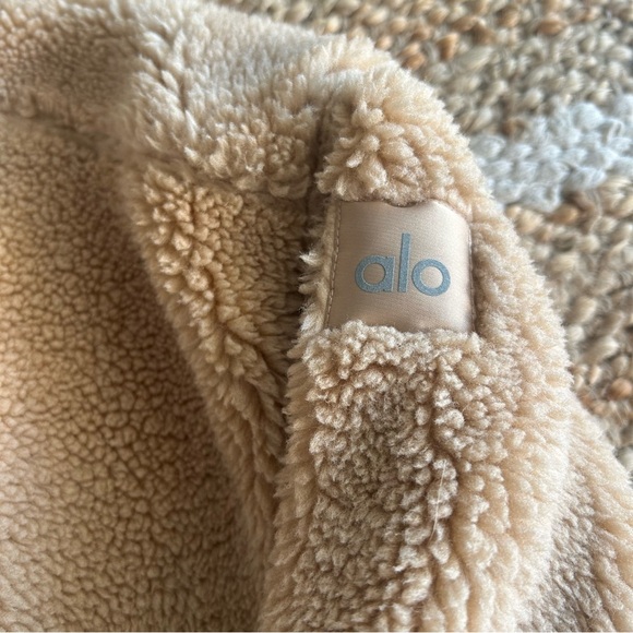 Alo Sherpa Jacket - Picture 5 of 14